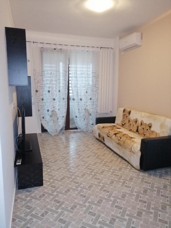 Adina Appartement Năvodari Buitenkant foto